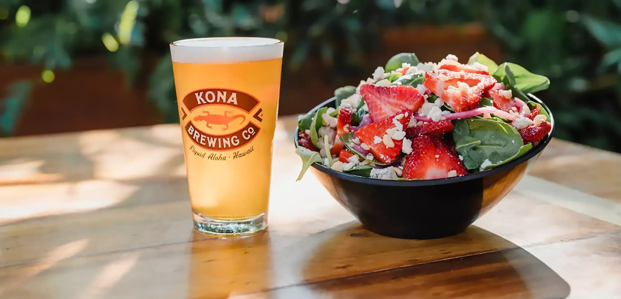 Kona Brewery — pint glass strawberry salad